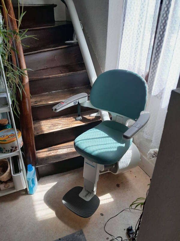 Visuel : Chaise montante FLOW X VOIRON (38500)