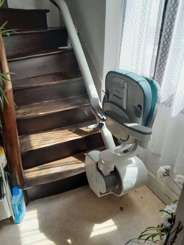 Photo de la référence Chaise montante FLOW X à VOIRON (38500)