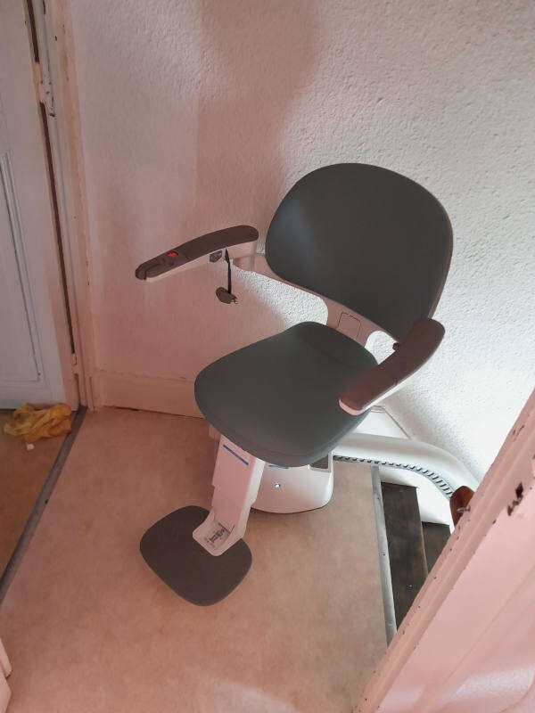 Photo de la référence Chaise montante FLOW X à VOIRON (38500)