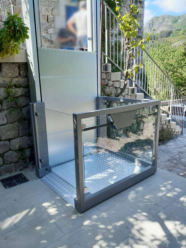 Photo de la référence Un monte-charge sans travaux à MONTPEZAT-SOUS-BAUZON (07560)