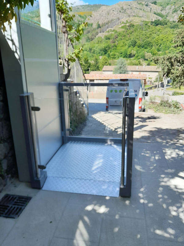 Photo de la référence Un monte-charge sans travaux à MONTPEZAT-SOUS-BAUZON (07560)