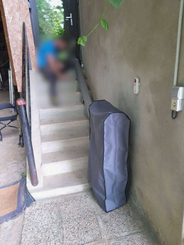 Photo de la référence Fauteuil monte-escalier droit à SAINT-ANTOINE-L'ABBAYE (38160)