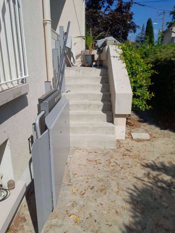 Photo de la référence Plateforme inclinée PLG7 à MONTELIMAR (26200)