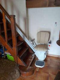 Vignette de la référence Fauteuil monte-escalier droit