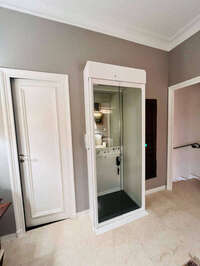 Vignette de la référence Un ascenseur privatif compact