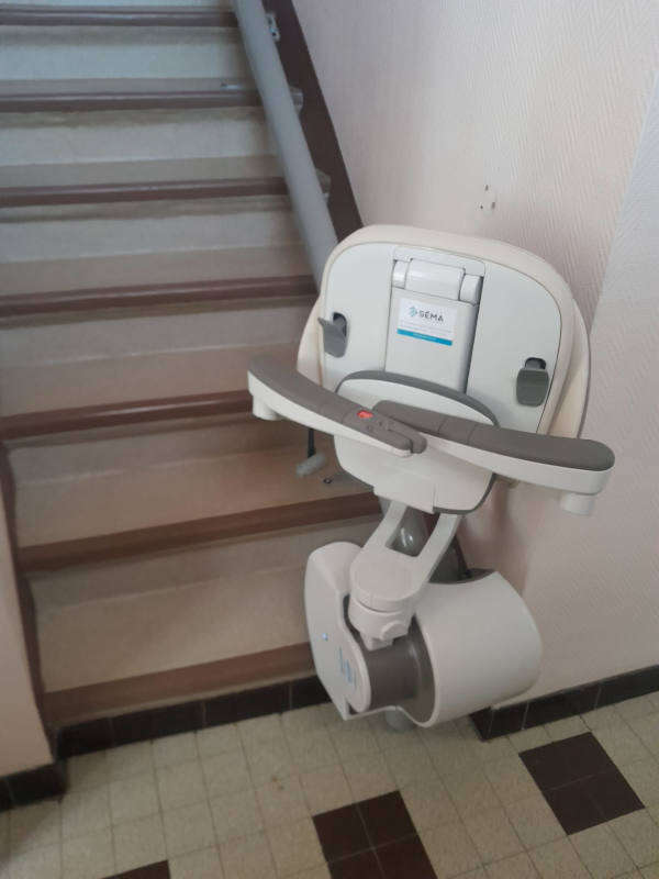 Photo de la référence Monte-escalier tournant FLOW X à PRIVAS (07000)