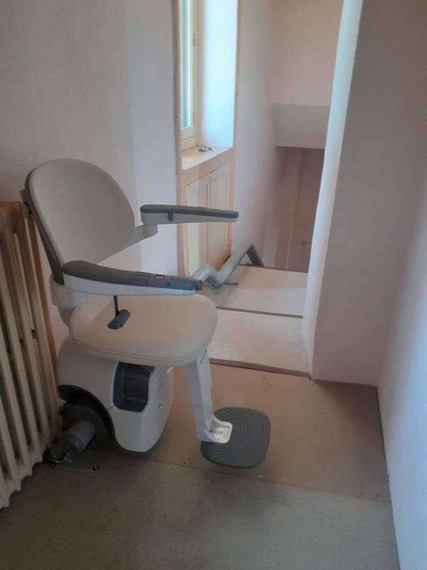 Photo de la référence Monte-escalier tournant FLOW X à PRIVAS (07000)