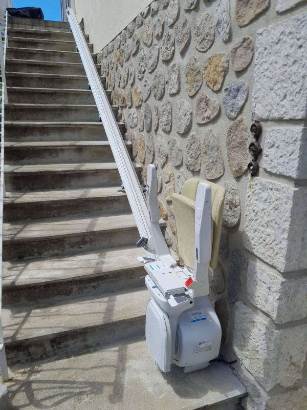Photo de la référence Chaise monte-escalier extérieur droit à VOGUE (07200)