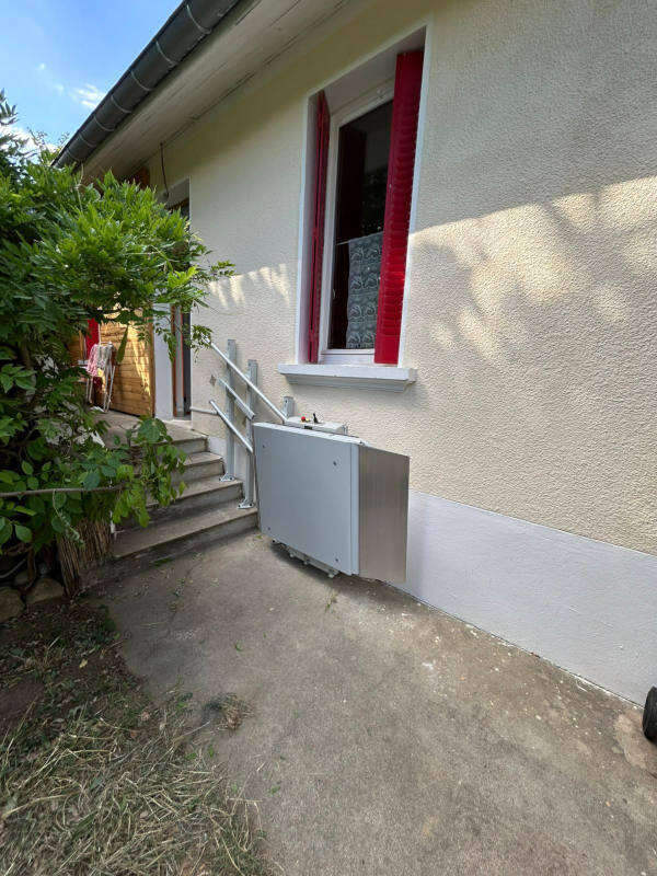 Photo de la référence Plateforme DELTA pour fauteuil roulant à ROMANS-SUR-ISERE (26100)