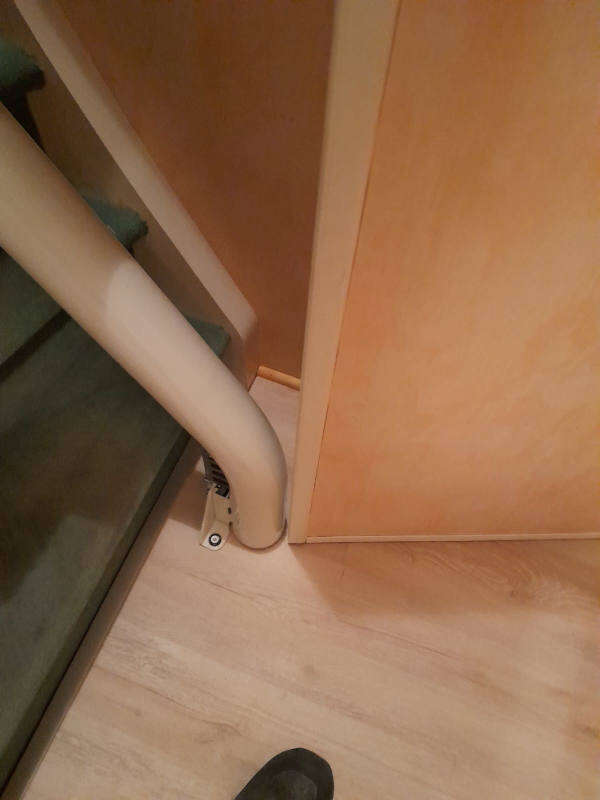Photo de la référence Chaise pivotante pour escalier étroit à TAIN L'HERMITAGE (26600)