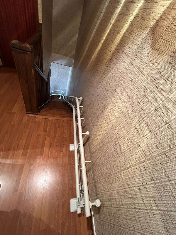 Photo de la référence Monte-charge d'escalier à GEYSSANS (26750)