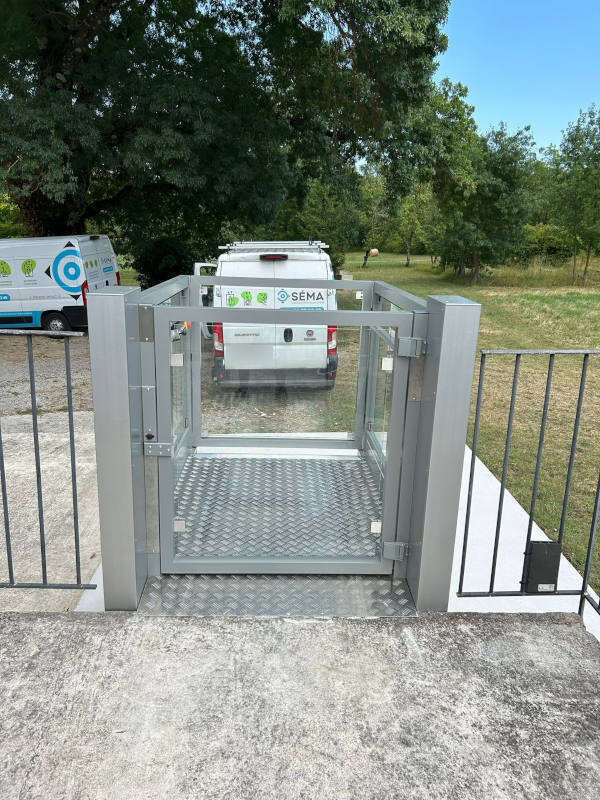 Photo de la référence Plateforme élévatrice SIGMA à CHOMERAC (07210)