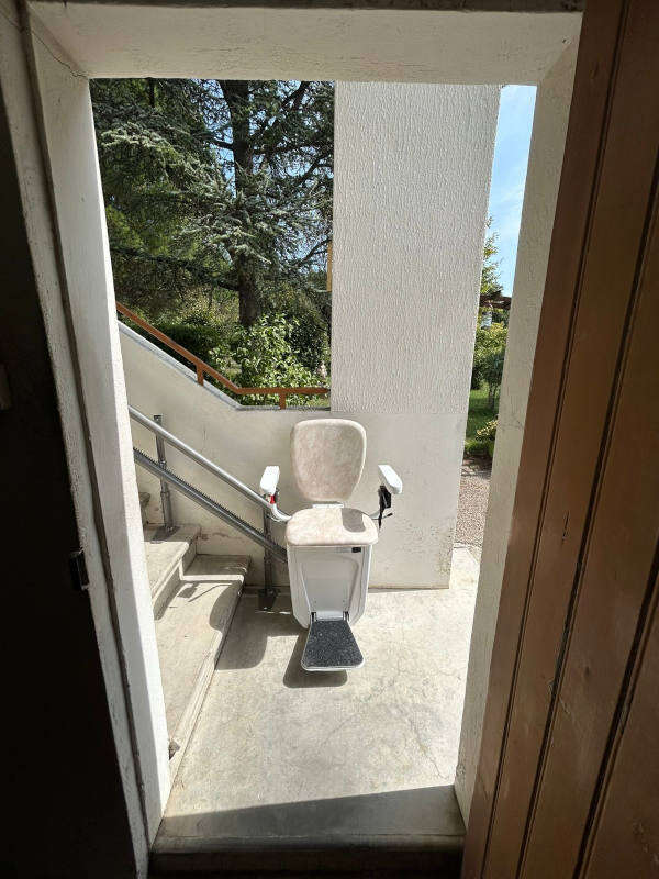 Photo de la référence Monte-escalier droit ALPHA à LA REPARA AURIPLES (26400)