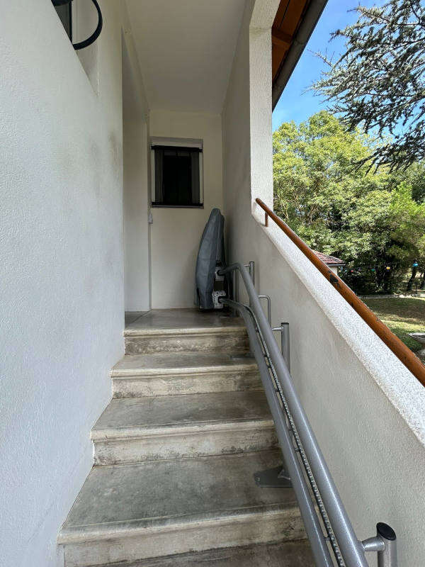 Visuel : Monte-escalier droit ALPHA LA REPARA AURIPLES (26400)