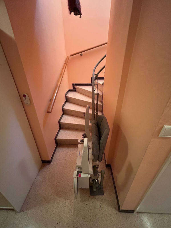 Visuel : Chaise monte-escalier tournant CHARMES-SUR-RHONE (07800)