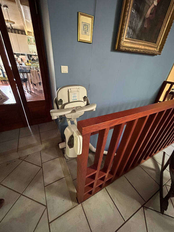 Visuel : Chaise d'escalier FLOW S TOULAUD (07130)