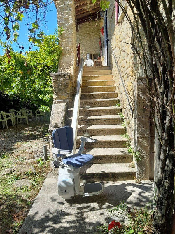 Visuel : Chaise monte-escalier droit extérieur SOYANS (26400)
