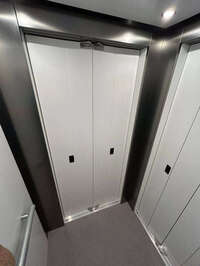 Vignette de la référence Le ELFO et ses options portes : palières et en cabine