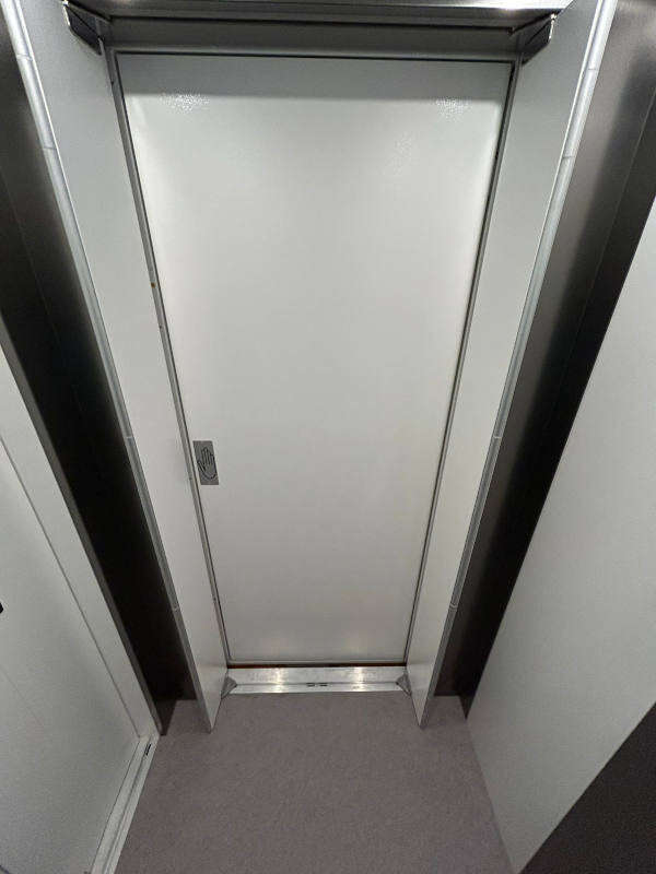 Photo de la référence Le ELFO et ses options portes : palières et en cabine à JOYEUSE (07260)