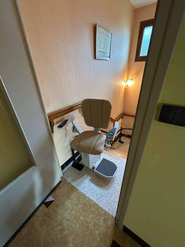 Visuel : Monte escalier élévateur Curve SAINT-ROMANS (38160)