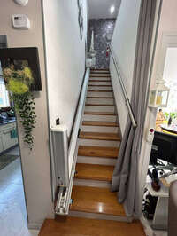 Vignette de la référence Monte-fauteuil avec rail relevable