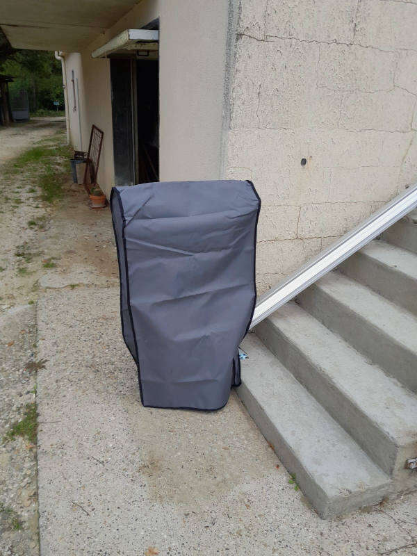 Photo de la référence Fauteuil d'escalier extérieur à ALLAN (26780)