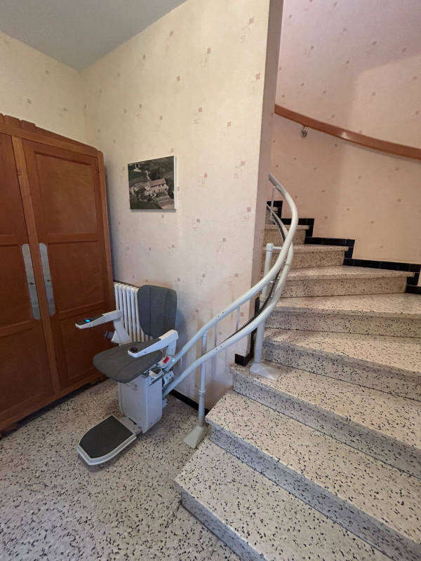 Photo de la référence Un monte escalier birail sur-mesure à LORIOL-SUR-DROME (26270)