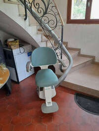 Vignette de la référence Monte escalier sur-mesure reconditionné