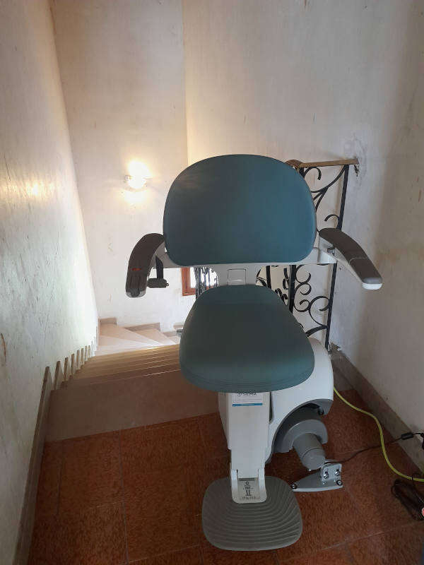 Photo de la référence Monte escalier sur-mesure reconditionné à SAINT-MARCEL-LES-VALENCE (26320)