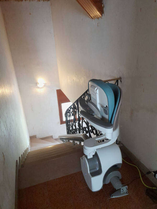 Visuel : Monte escalier sur-mesure reconditionné SAINT-MARCEL-LES-VALENCE (26320)