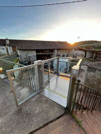 Vignette de la référence Plateforme élévatrice avec accès d'équerre