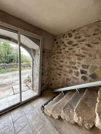 Vignette de la référence Chaise sur escalier en pierre