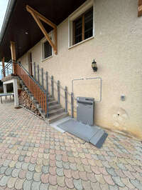 Vignette de la référence Plateforme monte escalier inclinée