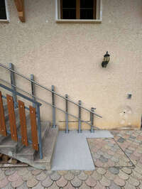 Vignette de la référence Plateforme monte escalier inclinée