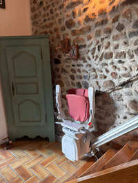 Vignette de la référence Monte-escalier avec un sous-passage bas