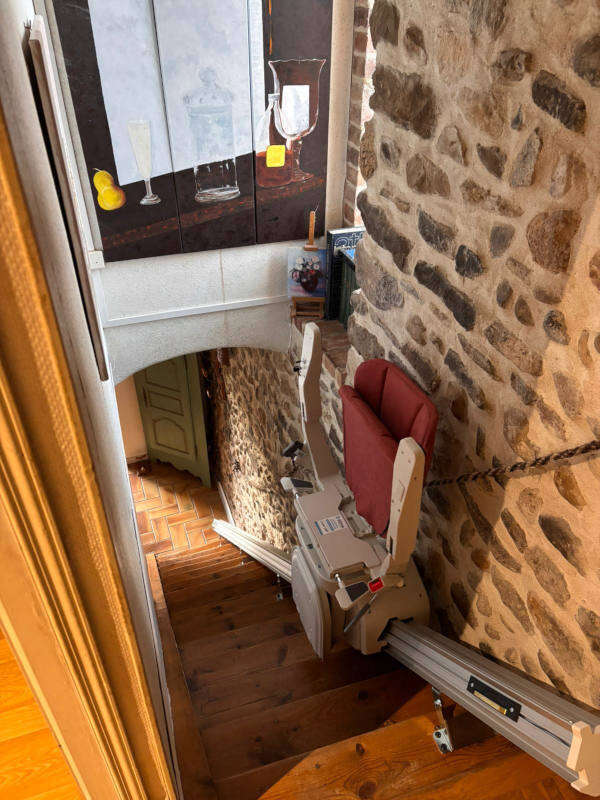 Photo de la référence Monte-escalier avec un sous-passage bas à SAINT-AMBROIX (30500)