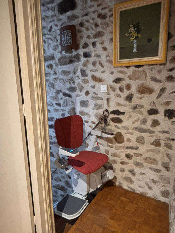 Photo de la référence Monte-escalier avec un sous-passage bas à SAINT-AMBROIX (30500)