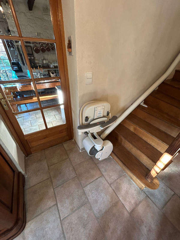 Photo de la référence Monte escalier sur-mesure à LE MOTTIER (38260)