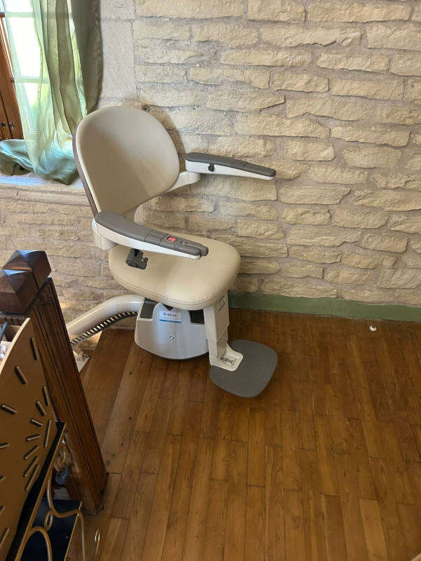 Photo de la référence Monte escalier sur-mesure à LE MOTTIER (38260)