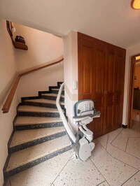 Vignette de la référence Chaise monte-escalier tournante sur-mesure