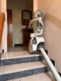 Vignette de la référence Chaise monte-escalier tournante sur-mesure