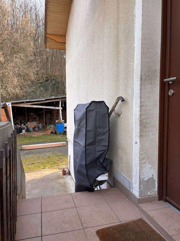 Photo de la référence Chaise monte-escalier droite extérieure à SAINT-VERAND (38160)