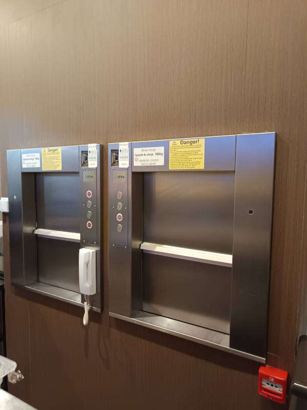 Visuel : 2 monte-plats dans un restaurant LYON (69003)