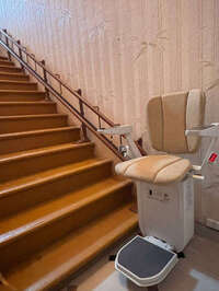 Vignette de la référence Monte-escalier tournant à Romans-sur-Isère