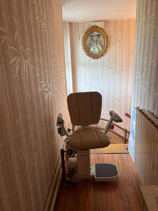 Photo de la référence Monte-escalier tournant à Romans-sur-Isère à ROMANS-SUR-ISERE (26100)