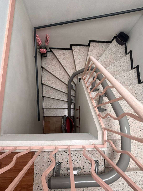 Photo de la référence Chaise monte-escalier sur mesure à BEAUVALLON (26800)