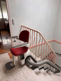 Vignette de la référence Chaise monte-escalier sur mesure