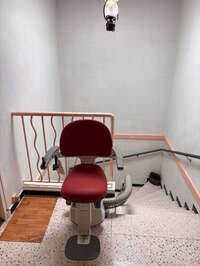 Vignette de la référence Chaise monte-escalier sur mesure