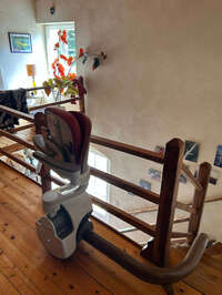 Vignette de la référence Monte-personne sur escalier ajouré