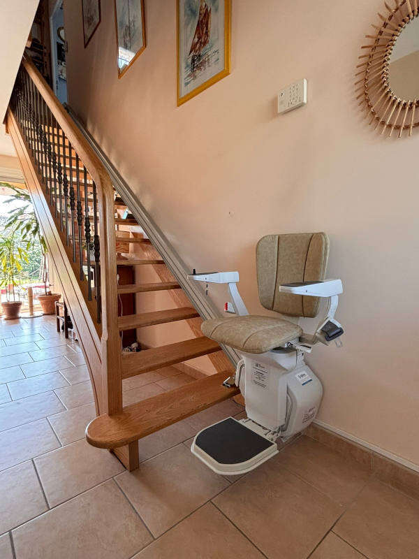 Photo de la référence Monte escalier automatisé à MONTELIMAR (26200)